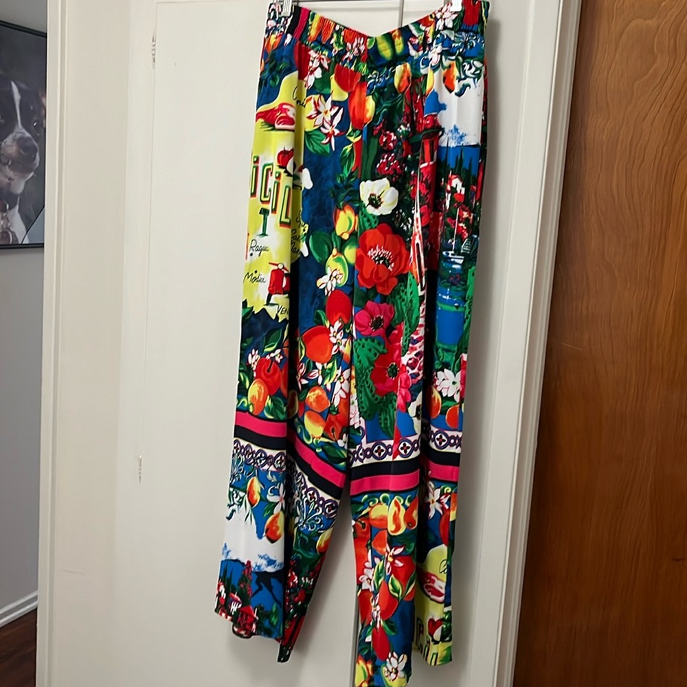 Beautiful, very soft wide leg colorful pants, new without tags